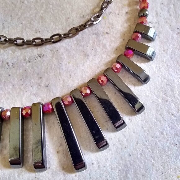 Grounded ~ Calming ~ Gorgeous! Graduated Hematite Fan Necklace with Pink Beads - Picture 3 of 8